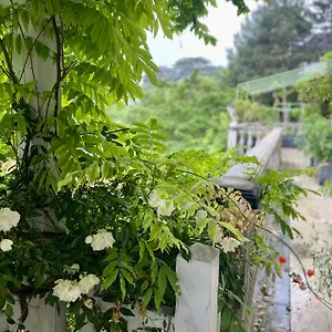 https://villa-ananda-huo-saint-cloud.fr-paris.fr