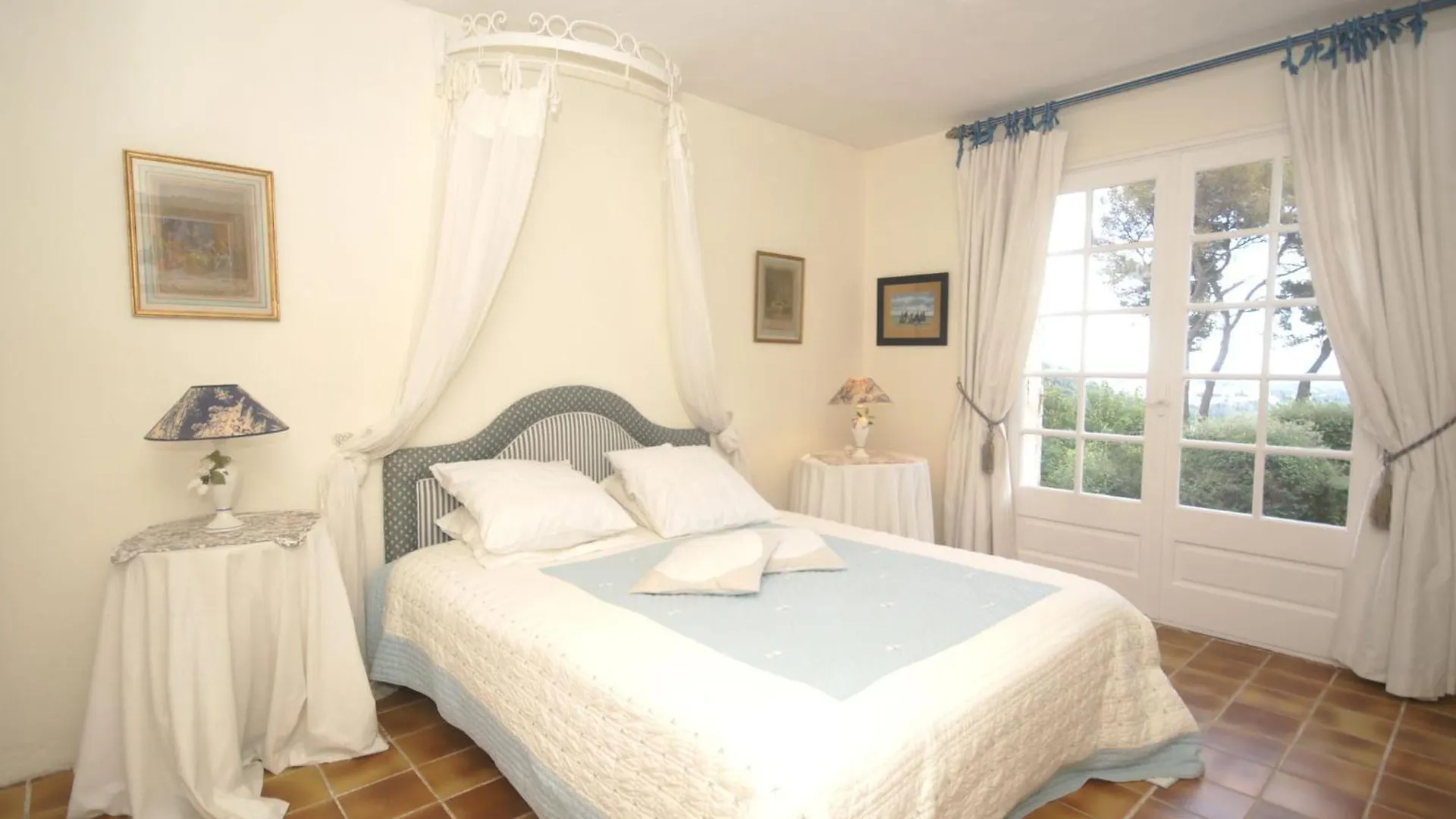 Superb Villa With Private Pool Saint-Paul-de-Vence